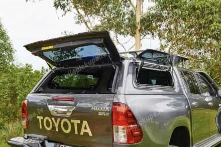 KRAVAS KASTES BŪDA AEROKLAS (AR PACEĻAMIEM SĀNU LOGIEM)