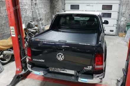 MELNAS KRAVAS KASTES ŽALŪZIJAS MOUNTAIN TOP ROLL (AVENTURA)