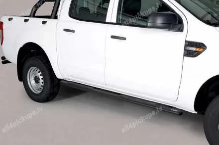 ОВАЛЬНЫЕ БОКОВЫЕ ПОРОГИ С ПЛАСТИКОВЫМИ СТУПЕНЬКАМИ MISUTONIDA