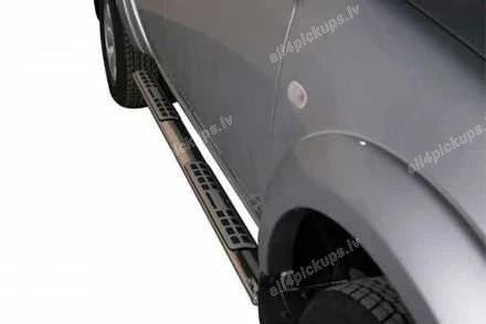 ОВАЛЬНЫЕ БОКОВЫЕ ПОРОГИ С ИНТЕГРИРОВАННЫМИ ПЛАСТИКОВЫМИ СТУПЕНЬКАМИ MISUTONIDA