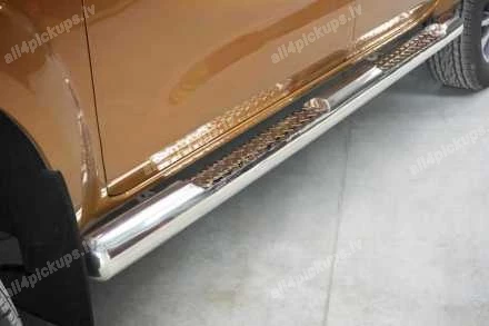 КРУГЛЫЕ БОКОВЫЕ ПОРОГИ С ИНТЕГРИРОВАННЫМИ СТУПЕНЬКАМИ STEELER