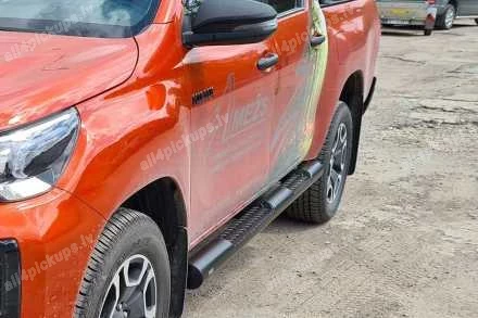 STEELER ROUND SIDE BARS WITH INTEGRATED FOOTSTEPS (100MM) TOYOTA Hilux
