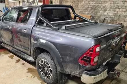 ЧЕРНЫЕ ЖАЛЮЗИ КУЗОВА MOUNTAIN TOP ROLL TOYOTA Hilux
