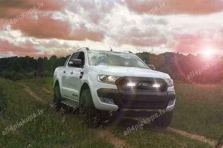 ИНТЕГРИРОВАННЫЙ КОМПЛЕКТ ДОПОЛНИТЕЛЬНЫХ ФАР LAZER LED (TRIPLE-R 750 ELITE)