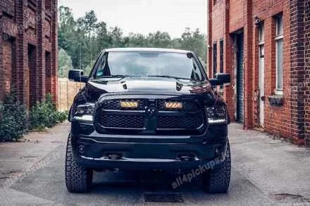 ИНТЕГРИРОВАННЫЙ КОМПЛЕКТ ДОПОЛНИТЕЛЬНЫХ ФАР LAZER LED (TRIPLE-R 750 ELITE)