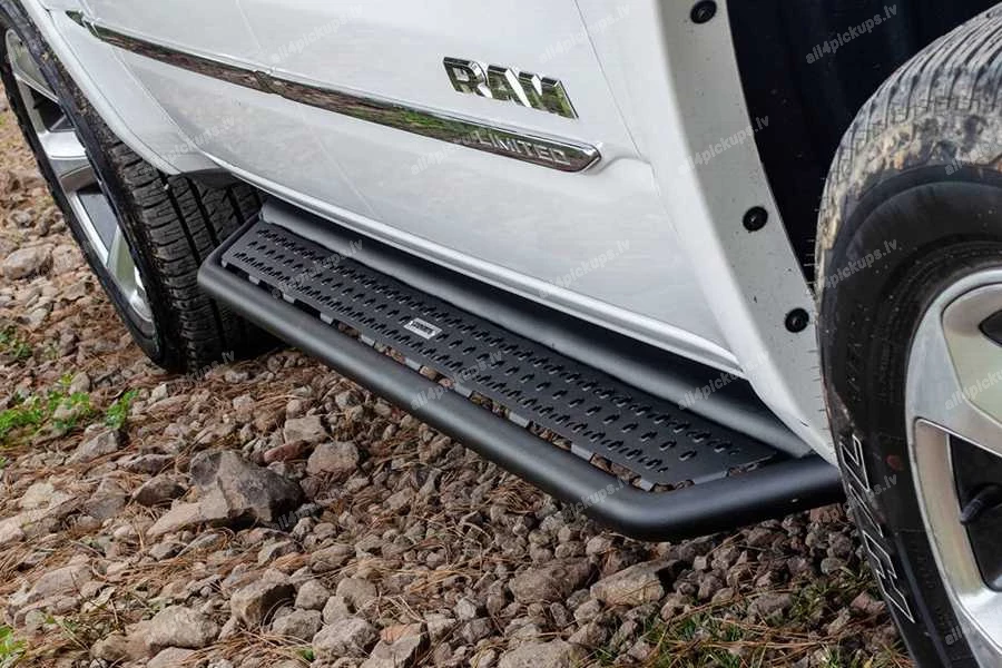 БОКОВЫЕ ПОРОГИ С ПЛАТФОРМОЙ GO RHINO D6 VOLKSWAGEN Amarok