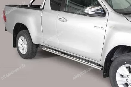 MISUTONIDA OVAL SIDE BARS WITH INTEGRATED PLASTIC FOOTSTEPS TOYOTA Hilux