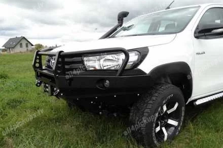 PRIEKŠĒJAIS TĒRAUDA BUFERIS AR AIZSARGSTIENI F4X4