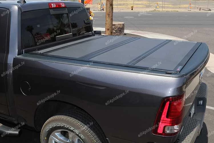 FOLDING TONNEAU COVER BAKFLIP MX4 (5.7FT BED, W/O RAMBOX, W MFT) DODGE RAM 1500
