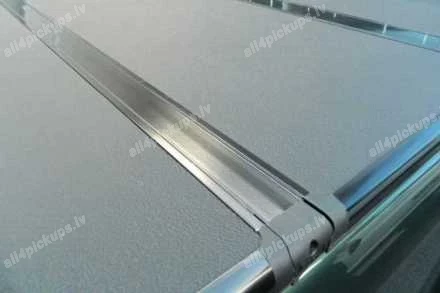 ALUMINUM TRI-FOLD TONNEAU COVER TM TOYOTA Tundra