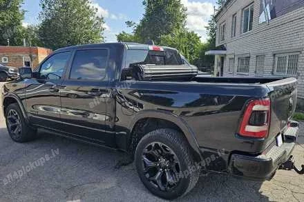 SARULLĒJAMS KRAVAS KASTES PĀRSEGS BAK REVOLVER X4S (BEZ RAMBOKSIEM, 5.7FT BED)