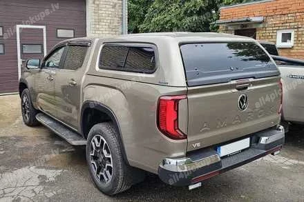 KRAVAS KASTES BŪDA AEROKLAS (AR ATBĪDĀMIEM SĀNU LOGIEM) VOLKSWAGEN Amarok